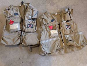 lot 277 image: 2 Stearns Inflatable Anglers Vests AV-4442 (Med and Large)