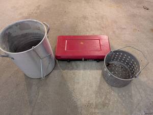 lot 290 image: Century Propane Stove with Pot & Basket