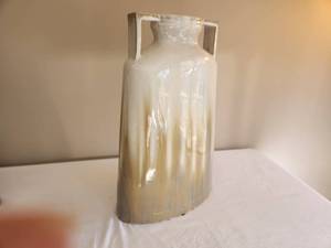 lot 23 image: Large Dual-Tone Ceramic Vase