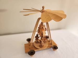 lot 26 image: Vintage Wooden Candle Carousel