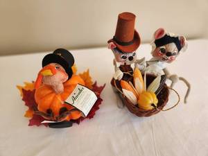 lot 65 image: Annalee Thanksgiving Decor Figures