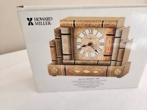 lot 71 image: Howard Miller Book Table Clock