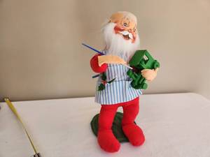 lot 75 image: 1985 Annalee Santa Claus Doll