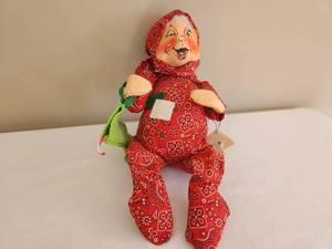 lot 76 image: Handcrafted Red Bandana Annalee&nbspFabric Doll
