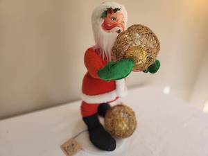lot 78 image: Vintage Annalee Santa Claus Figure