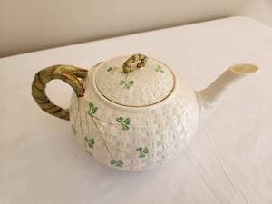 lot 81 image: Belleek Shamrock Teapot