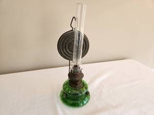 lot 83 image: Vintage Green Glass Oil Lamp