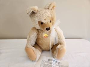 lot 90 image: Steiff Collectible Teddy Bear Plush