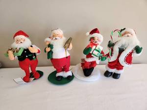 lot 168 image: Annalee Mobilitee Santa Dolls Set