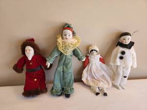 lot 170 image: Vintage Porcelain Doll Set