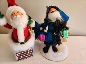 lot 178 image: Annalee Santa Dolls Pair