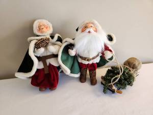 lot 179 image: Annalee Woodland Santa Doll Set