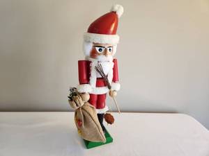 lot 214 image: Steinbach Santa Claus Nutcracker
