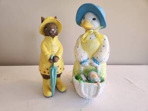 lot 228 image: Vintage Ceramic Figurines Set