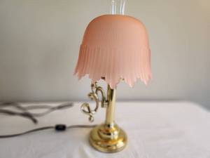 lot 271 image: Vintage Table Lamp with Glass Shade