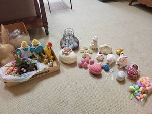 lot 51 image: Easter-Themed Decor Lot Rabbits & Eggs