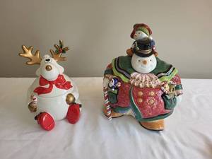 lot 56 image: Christmas Ceramic Cookie Jars Set