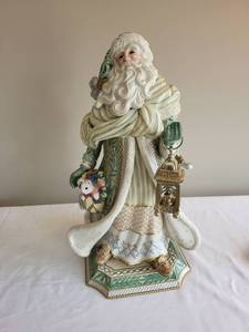 lot 59 image: Vintage Fitz & Floyd Santa Claus Figurine Decoration