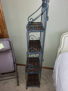 lot 103 image: Metal & Wood 4-Tier Shelf Unit