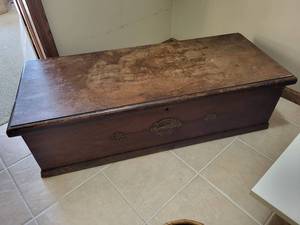 lot 108 image: Vintage Wooden Chest 45x18x13 - Contents Not Included
