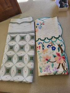 lot 119 image: Handmade Floral Pattern Quilts Set