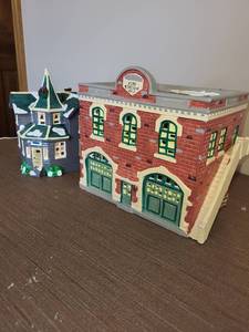 lot 143 image: Department 56&nbspCeramic Holiday Village Set