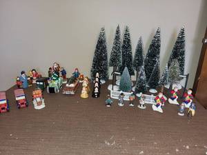 lot 146 image: Department 56&nbspChristmas Village Decoration Set