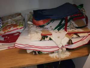 lot 253 image: Assorted Table Linens & Kitchen Towels