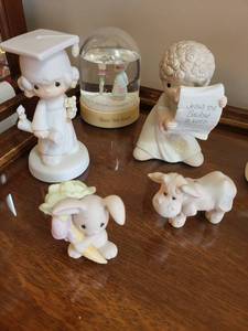 lot 261 image: Precious Moments Figurines Collection