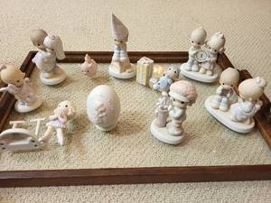 lot 264 image: Precious Moments Figurine Collection