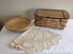 lot 352 image: Rustic Wooden Bowl & Picnic Basket Set