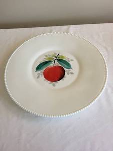 lot 353 image: Zodiac & Apple Decorative Plates Set