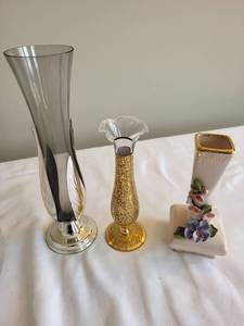 lot 396 image: Elegant Decorative Vase Set