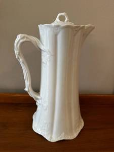 lot 171 image: Antique Theo Haviland Limoges White Porcelain Pitcher