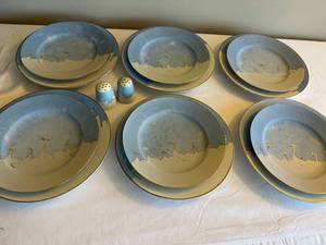 lot 15 image: Shofu Japan 6-Piece Dinnerware Set