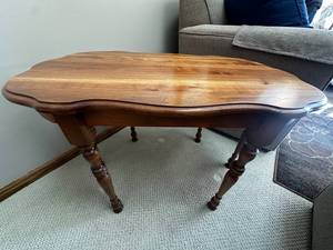 lot 32 image: Vintage Tennessee Wooden Coffee Table