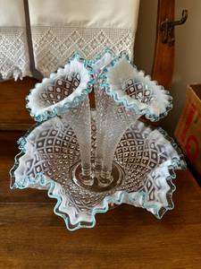 lot 42 image: Fenton Glass Ruffled Epergne Vase