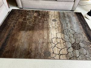 lot 328 image: Hudson Floral Rug 82 x 10