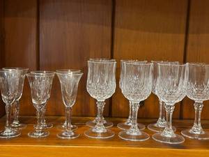 lot 376 image: Vintage Crystal Wine & Cordial Glass Set