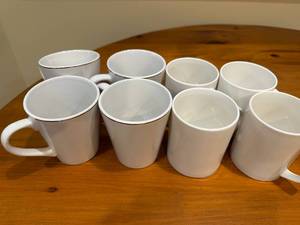 lot 443 image: Royal Norfolk White Gold Rim Mugs Set
