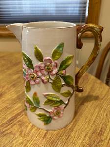 lot 452 image: Vintage Floral Ceramic Jug
