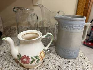 lot 454 image: Ceramic Teapot & Stoneware Pitcher Set