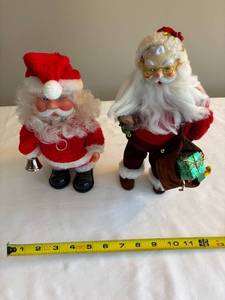 lot 288 image: Vintage Santa Claus Figurines Set