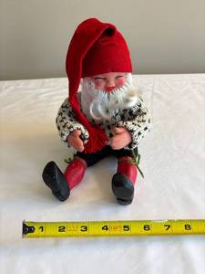 lot 289 image: Vintage Santa Claus Doll 10