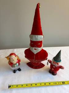 lot 295 image: Vintage Santa Claus Figure Set