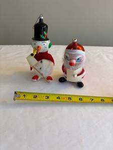 lot 313 image: Vintage Christmas Glass Ornaments Set
