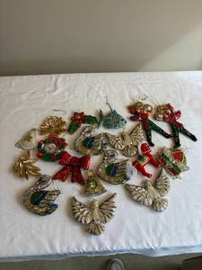 lot 315 image: Vintage Sequin Christmas Ornaments Set