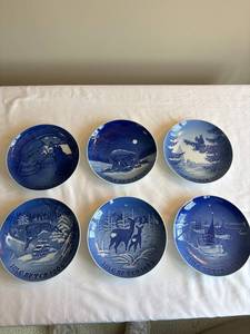 lot 340 image: Royal Copenhagen Christmas Plates Set