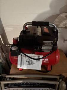 lot 403 image: Fini Advanced 3 Gal Air Compressor