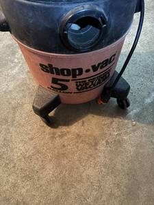 lot 408 image: Shop-Vac 5 Gallon WetDry Vacuum